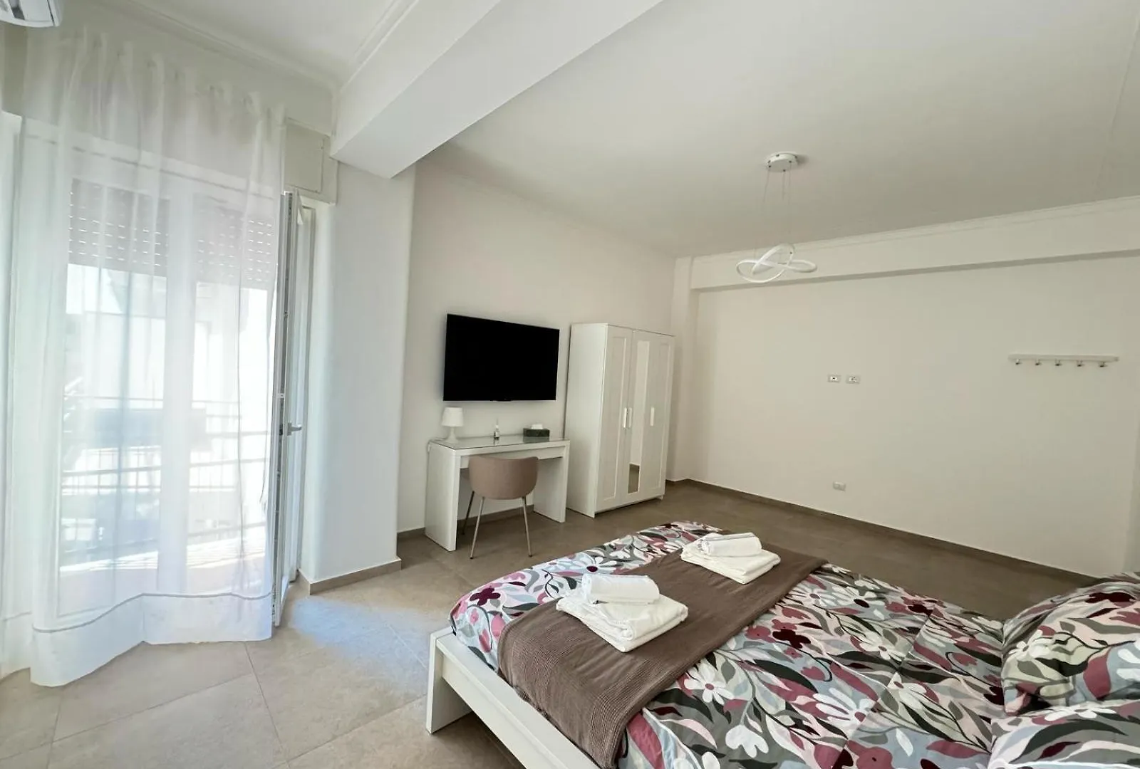 Luca'S Apartament Catane