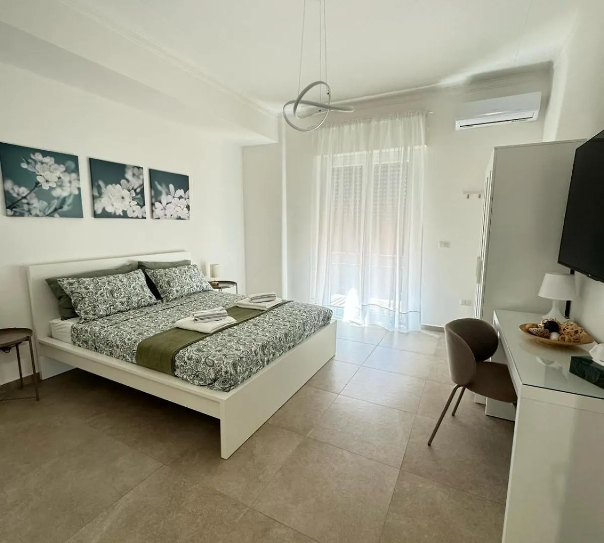 Luca'S Apartament Catane