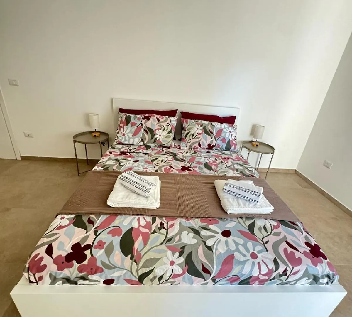 Luca'S Apartament Catane